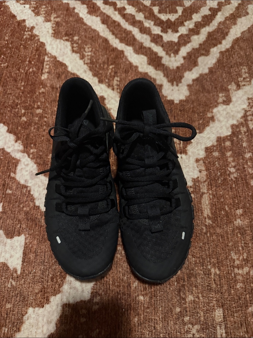 Women’s Nike Metcon Sneakers - Picture 2 of 6